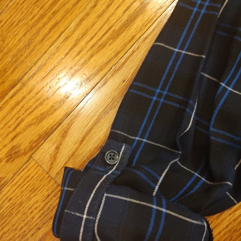 Black and Blue plaid, relaxed top - Picture 4 of 5